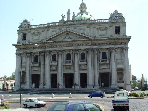 Basilica Incoronata in Napoli.JPG